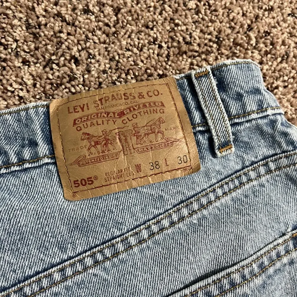 Vintage Levis 505 Jeans Mens 38x30 Light Wash Denim Regular Fit Straight Leg 90s